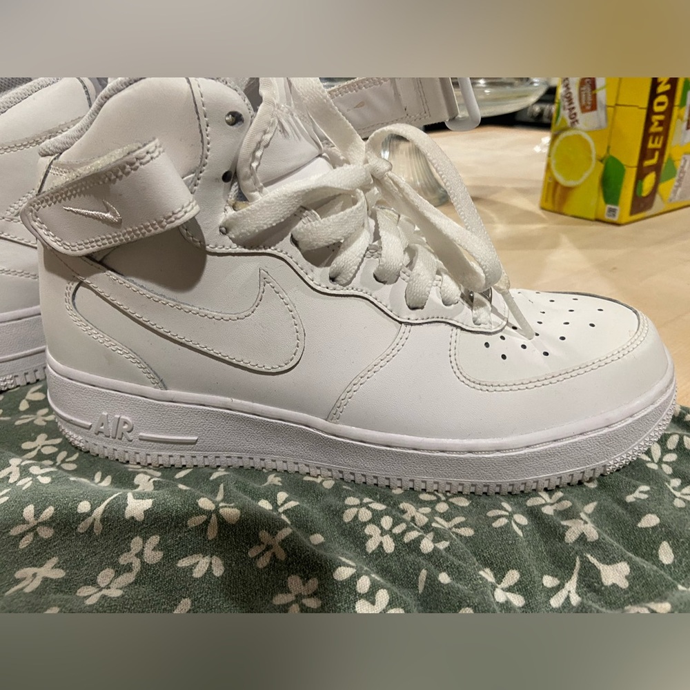 Nike Air Force 1 high tops sz 6y